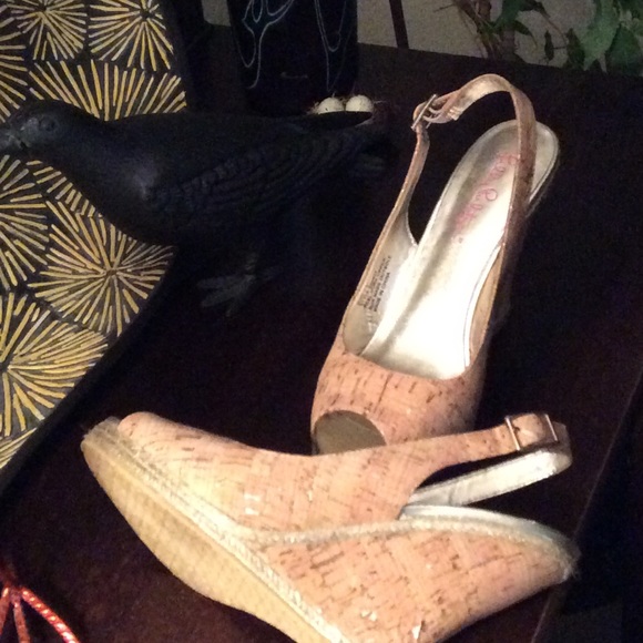 Lilly Pulitzer exquisite summer sandals - Picture 3 of 4